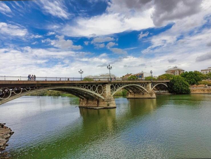 Loft Premium - Puente De Triana Apartman Sevilla Kültér fotó